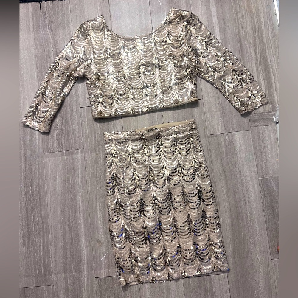 Two-piece skirt set